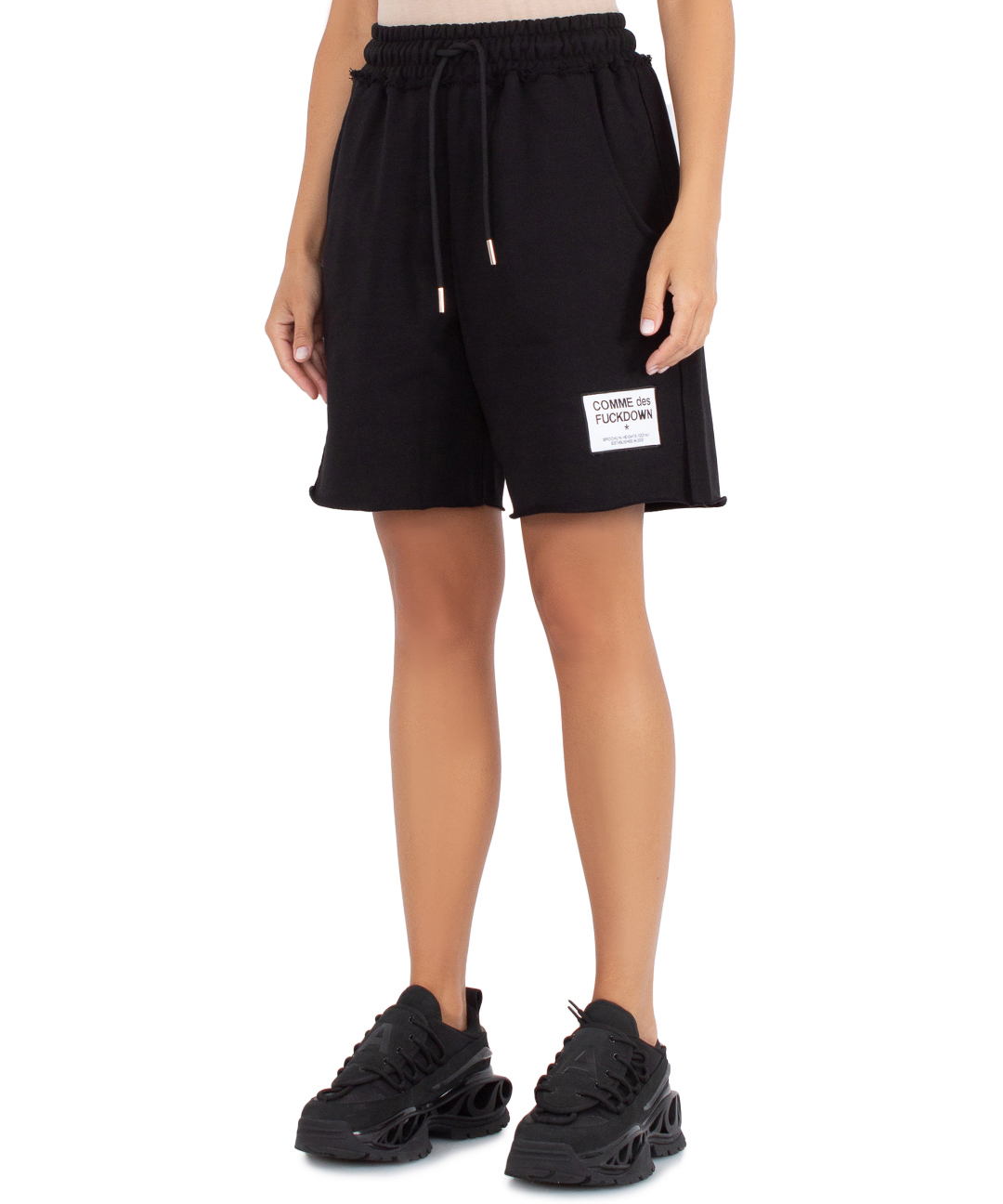 Shorts taglio vivo