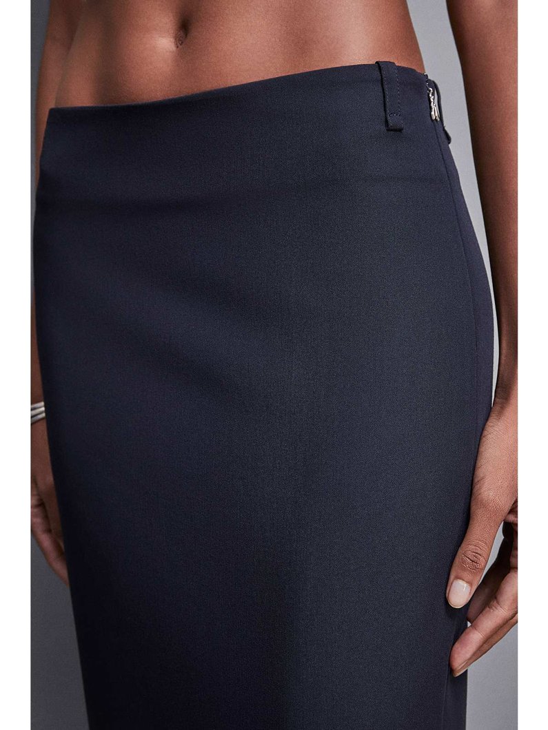 Gonna dark navy